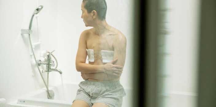 Recyrkulacyjny prysznic 24 V w małej łazience: jak zyskać spa pod prąd i wodę za ułamek kosztów (2025)