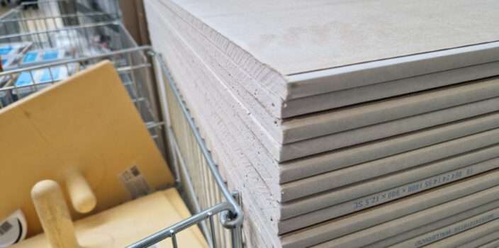 Ukryta klimatyzacja bez klimatyzatora: panele PCM w ścianach i meblach stabilizują temperaturę mieszkania